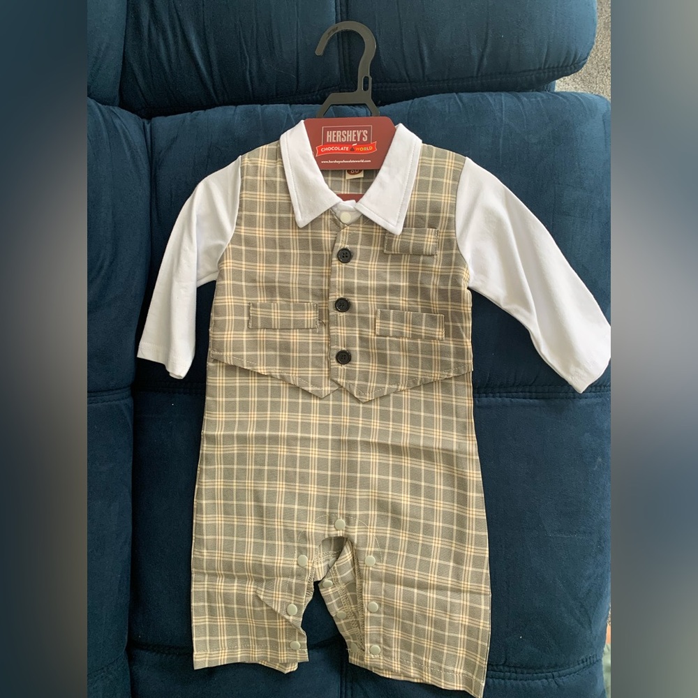 Baby Suit - Onesie size 6-9 months.